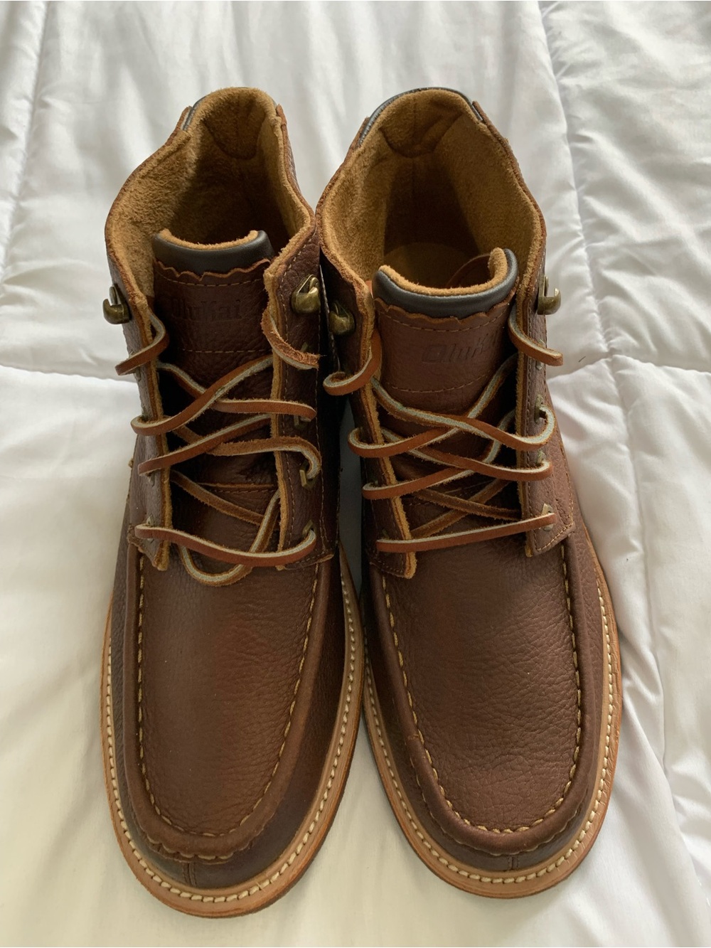 Like new Olukai Mens Shoes/Boots Size 9.5 US